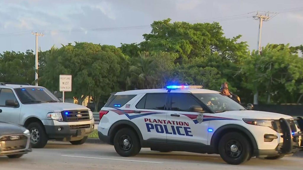Deadly motorcycle crash shuts down lanes in Plantation — CBS Miami, League City Community news