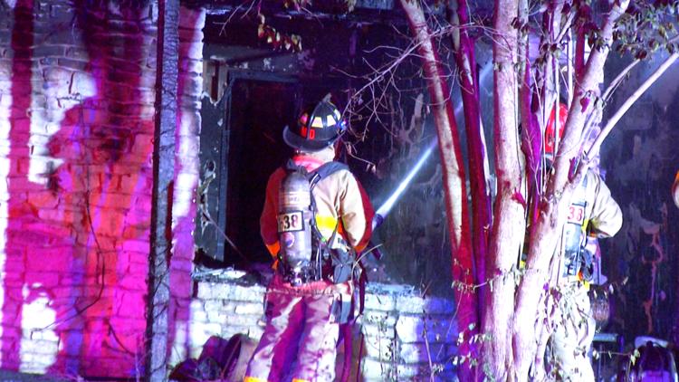 One person dies, another person and a dog rescued from Blakeley Drive house fire — KENS 5 (San Antonio), League City Health news