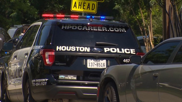 Houston police report shows 17 immigration-related transfers to ICE in latest quarter — KHOU 11 (Houston)